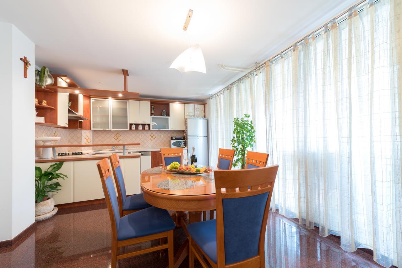 Apartment Vilea Split Buitenkant foto